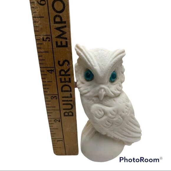 Vintage Pair of Alabaster Owls- Salt Stone 🦉 Figurines - Picture 4 of 5